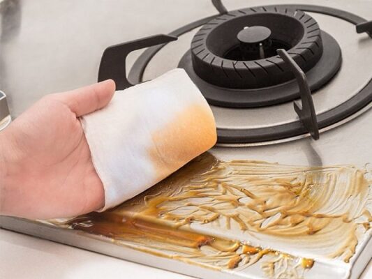 Vết dơ khi chùi bếp 
